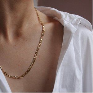 CURB CHAIN NECKLACE